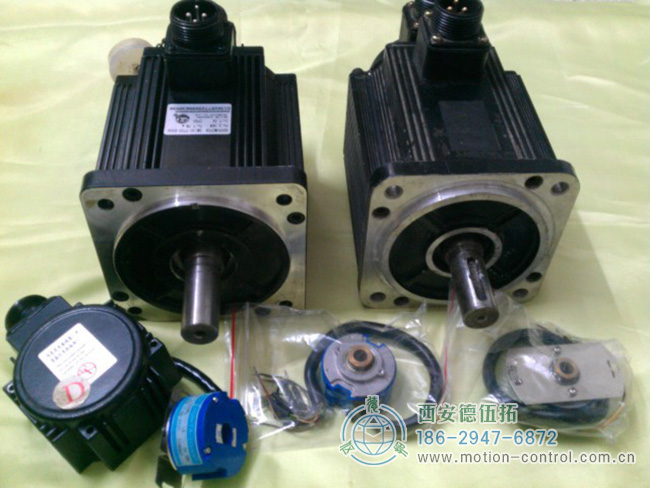 圖為伺服電機與編碼器的照片 圖為伺服電機與編碼器的照片