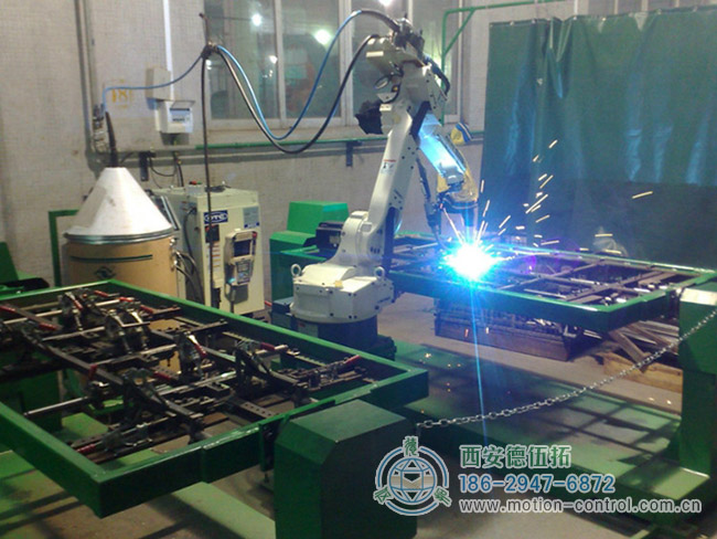 圖為焊接機器人在編碼器的信號反饋下進行精確焊接工作 圖為焊接機器人在編碼器的信號反饋下進行精確焊接工作