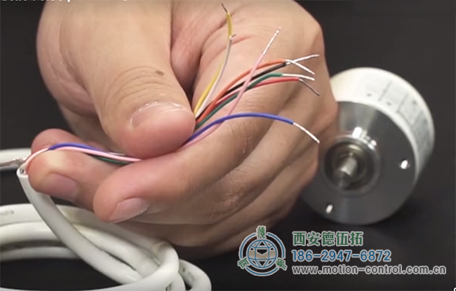 圖為亨士樂RI40-EO系列編碼器的接線與構(gòu)造 圖為亨士樂RI40-EO系列編碼器的接線與構(gòu)造