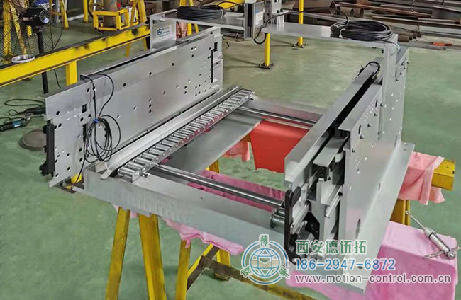 圖為智能貨叉的主體結(jié)構(gòu)部分照片 圖為智能貨叉的主體結(jié)構(gòu)部分照片